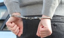 Надзирател в пловдивския затвор е задържан за лихварство
