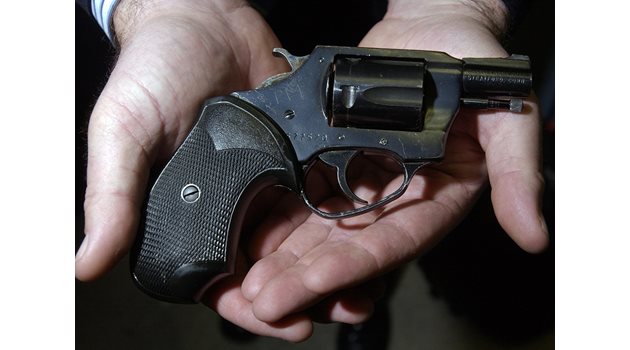 Пистолетът, с който е застрелян Ленън,  днес би струвал милиони долари.