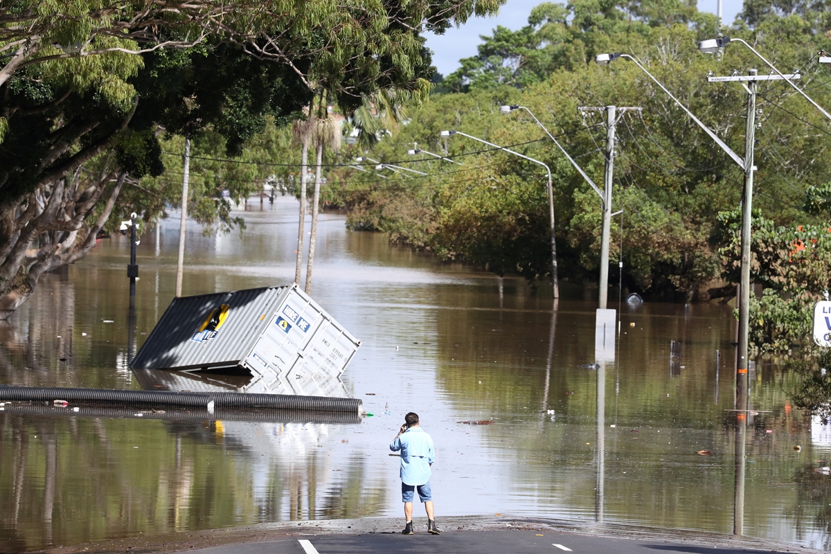 Домовете на 85 хил. души са наводнени или заплашени от наводняване в Сидни