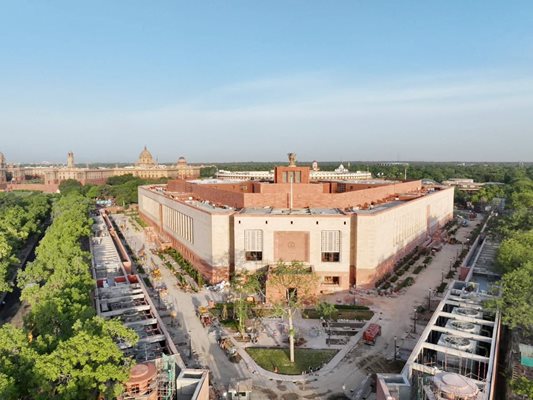Индийският премиер Нарендра Моди откри новата сграда на парламента