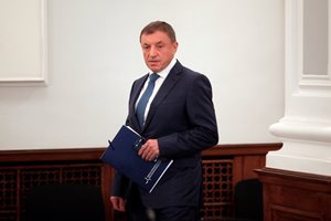 От “Октопод”-а  остана само малката изнудвана рибка Динков