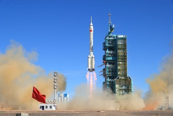 Космическият кораб „Шънджоу 13“
Снимка: Радио Китай