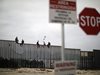 САЩ изпращат на мексиканската граница допълнително 35 прокурори и 18 съдии за имигрантите