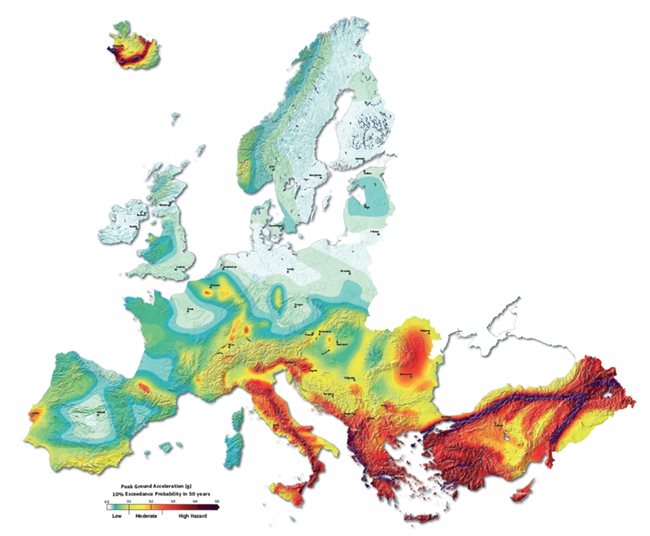 Карта на рисковете от сеизмична активност в Европа. По-светлите цветове показват липса на опасност, докато югоизточният район е разтърсван най-често и от най-мощни земетресения. Картата е от проекта SHARE към Европейската комисия.