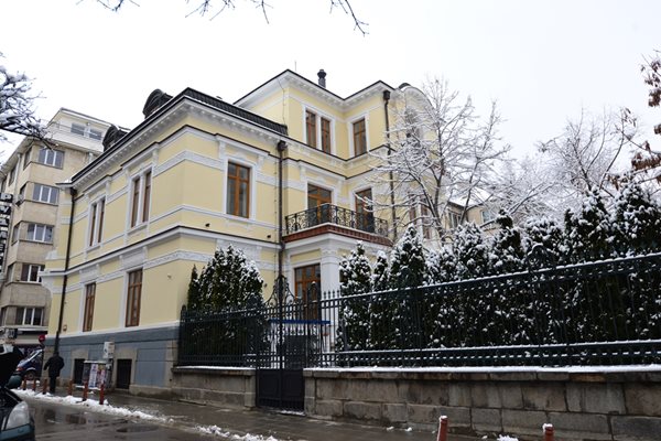 Сградата на ресторант “Крим”, която Игнатова купи през 2015 г. и прехвърли през 2016-а.