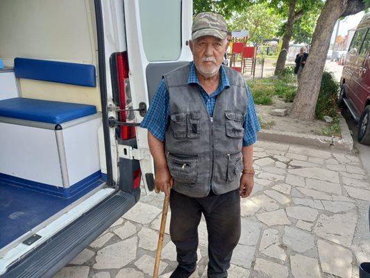 76-годишният Юсуф е първият ваксиниран в "Столипиново" днес