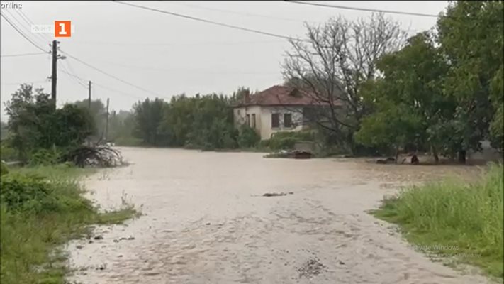 Положението в Карловско е критично.