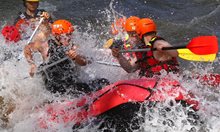 Започва сезонът на рафтинга по Струма, предлага висок адреналин и забава
сред бързеите на реката