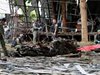 Кола-бомба уби човек и рани други 30 в Тайланд (Видео)