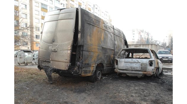 ОПАСНА МОДА: Всъщност още не е ясно дали ежедневните палежи на автомобили в София са нова мода или опасен заговор.