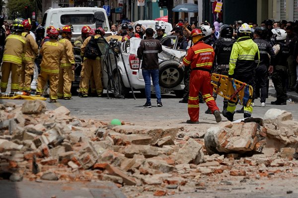 Силно земетресение в Еквадор
СНИМКА: Ройтерс