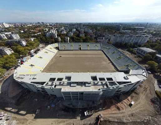 Стадион "Христо Ботев", около чието строителство непрекъснато гърмят "бомби".