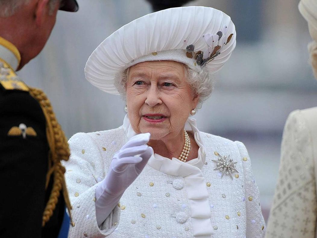 Королеву елизавету впервые напечатали. Diamond Jubilee of Elizabeth II. British Queen. Ногти на день рождение для королевы. Королевское величие.