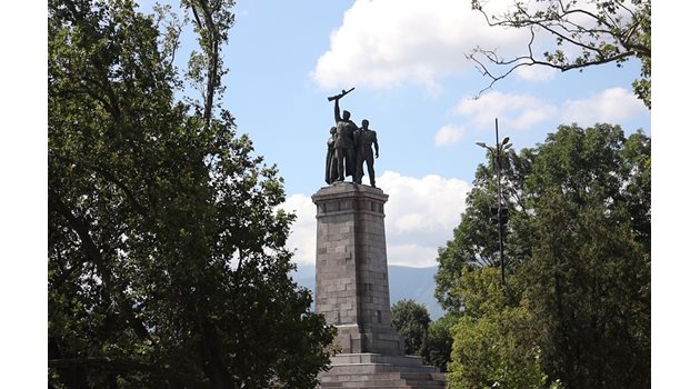 Монументът на Окупационната Червена Армия
