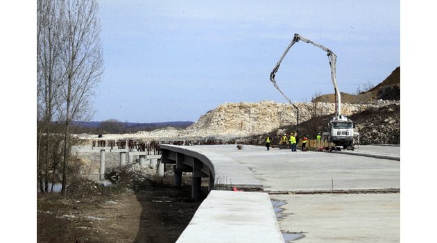 Част от строежа на все така дълго чаканата автомагистрала “Хемус”