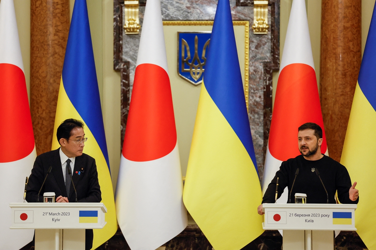 Япония и Украйна обещаха да не оставят безнаказани "военните престъпления"