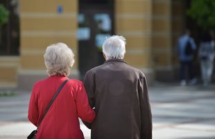 Бургас става рай за пенсионерите - ще ползват всичко с отстъпки