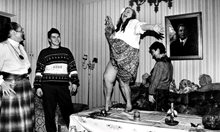 Щерката на Брежнев с разплутото си тяло танцуваше по масите, за да гепи поредния любовник