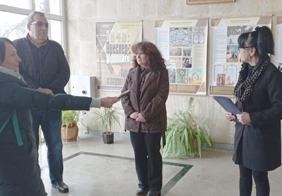 Документална изложба на Държавна агенция "Архиви" гостува в Монтана по повод Холокоста. Снимка КАМЕЛИЯ АЛЕКСАНДРОВА