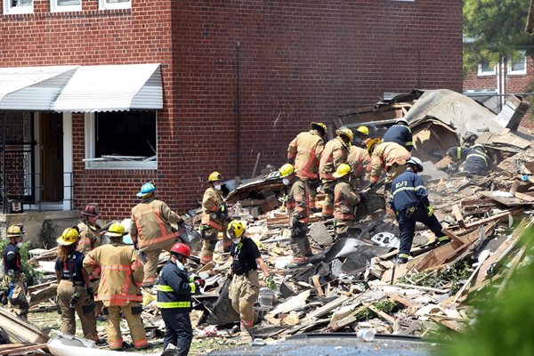 Силна експлозия избухна днес в квартал на американския град Балтимор, срина няколко къщи СНИМКИ: Ройтерс