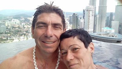 Теодора и съпругът й в Малайзия  СНИМКА: Личен фейсбук профил