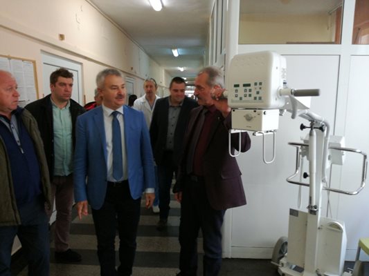Купиха и мобилен цифров графичен рентгенов апарат за монтанската болница „Д- р Стамен Илиев“