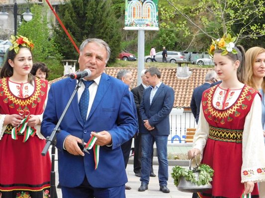 Покойният кмет на Баните Милен Белчев много искаше в общината да се развие туризмът.