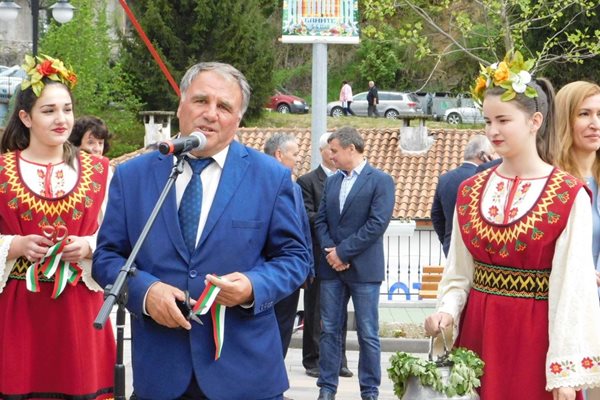 Покойният кмет на Баните Милен Белчев много искаше в общината да се развие туризмът.