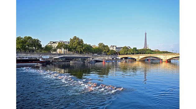 Франция се подготвя за олимпиадата и почиства реката.

СНИМКИ: ГЕТИ