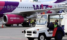 Wizz air остави над 60 души без полет, Московски нареди проверка (Обзор)