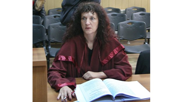 Прокурор Стефани Черешарова