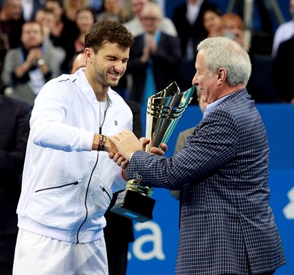 Като служебен премиер проф. Огнян Герджиков имаше честта да награди Григор Димитров за победата му на Sofia Open през 2017 г.