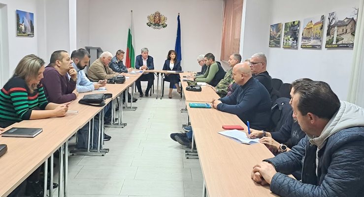 Областният щаб за защита при бедствия в Пазарджик заседава