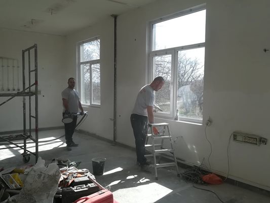 Текат ремонти в две отделения на общинската болница в Горна Оряховица