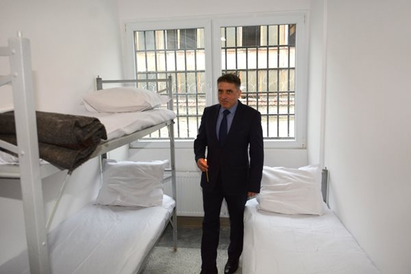 Министърът на правосъдието Данаил Кирилов откри днес новия следствен арест в Стара Загора.