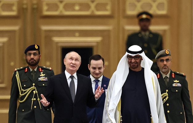 Преди Саудитска Арабия, Путин посети Обединените арабски емирства. Снимка РОЙТЕРС