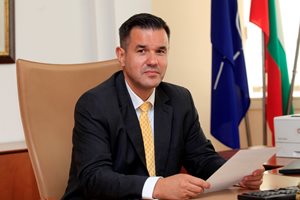Министър Никола Стоянов: Ако ги има, отстъпките за гориво няма да важат за тези със скъпи коли и много имоти