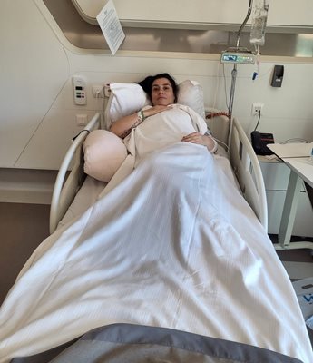 На болничното легло в турската клиника
