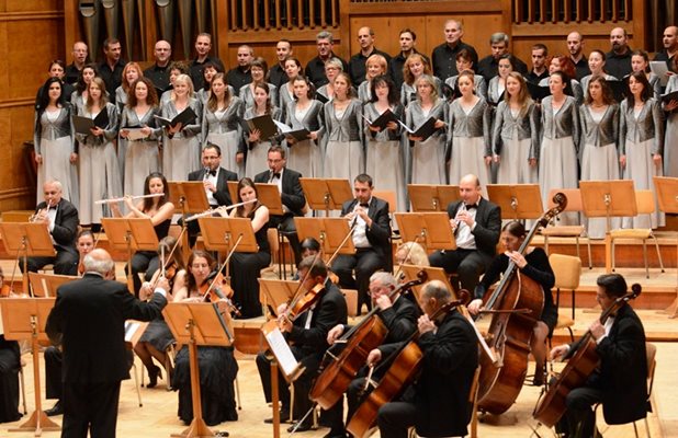 Студенти и ученици от музикалните училища ще слушат безплатно Софийската филхармония