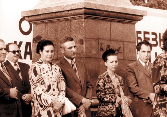 От ляво на дясно: Дража Вълчева, Александър Лилов, Людмила Живкова, Георги Джагаров