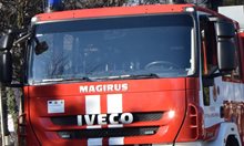 Пожарникари спасиха две жени от горящ апартамент в Търново