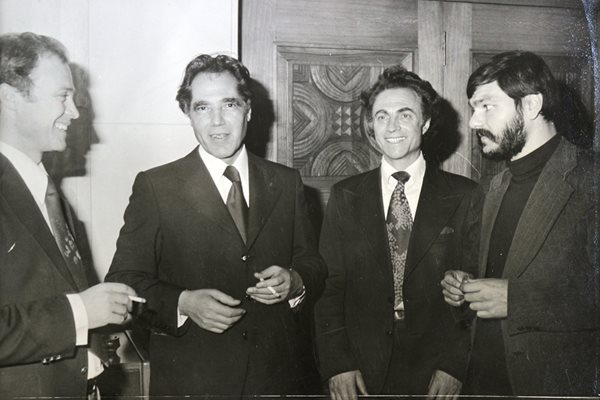 2 декември 1977 г. Георги Джагаров с поетите Борислав Геронтиев (вляво) и Харалампи Харалампиев. Вдясно е литературният критик Божидар Кунчев.