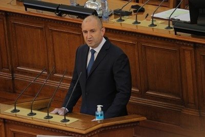 Президентът Румен Радев завършва днес консултациите с парламентарните сили