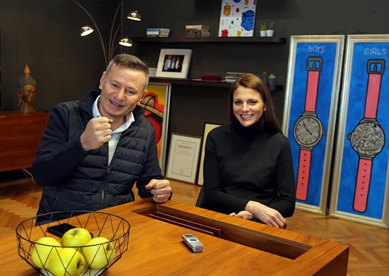 Христина Апостолова и Евтим Милошев в офиса на компанията им "Дрийм тийм"