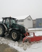 Снегорини чистят пътищата в Русе.