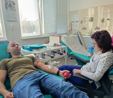 Полицаи от различни звена в Областната дирекция на МВР дариха кръв за пациенти на УБАЛ Бургас.
