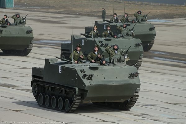 Новите БТР-и "Ракушка" за въздушнодесантните войски