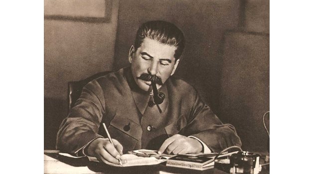 Сталин "подарява" Югославия на Тито.