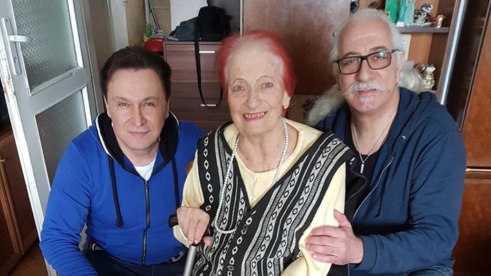 Райко, Ирина и Етиен Леви си направиха селфи
