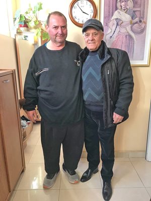 Димчо (вляво) с Гарабитов през февруари 2023 г., след като вече е отслабнал със 156 кг